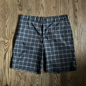 Men’s Nike golf shorts
